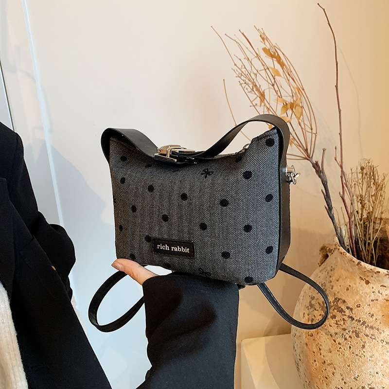 women‘s all-matching pea bag， korean style new fashion color contrast bow shoulder bag commuter messenger bag