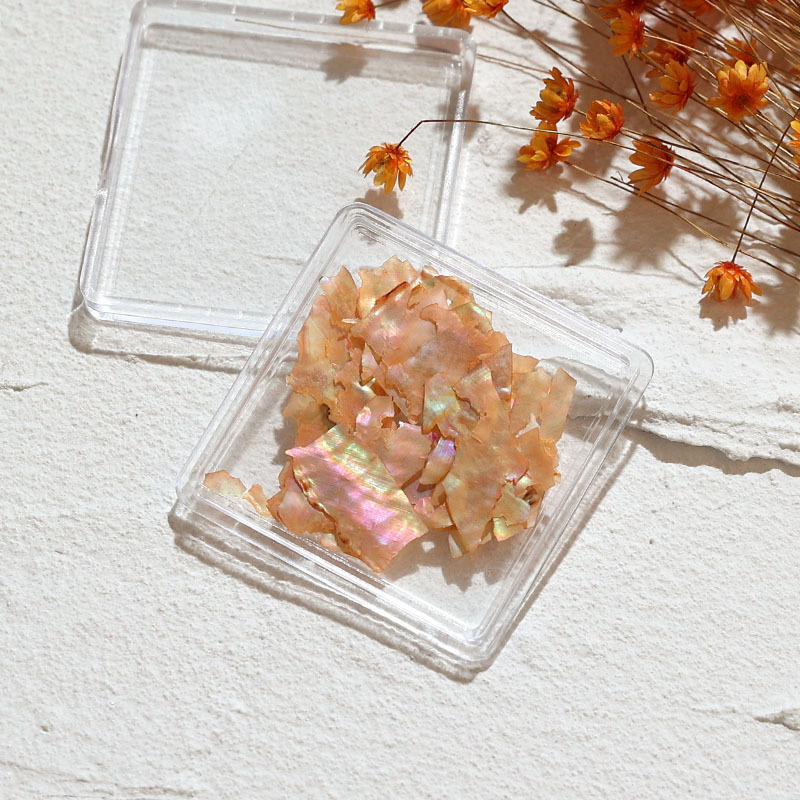 Manicuría irregular conchas de color fantasma rojo en línea con el mismo tipo de abalón natural ultra delgado fragmentos japoneses de decoración de uñas