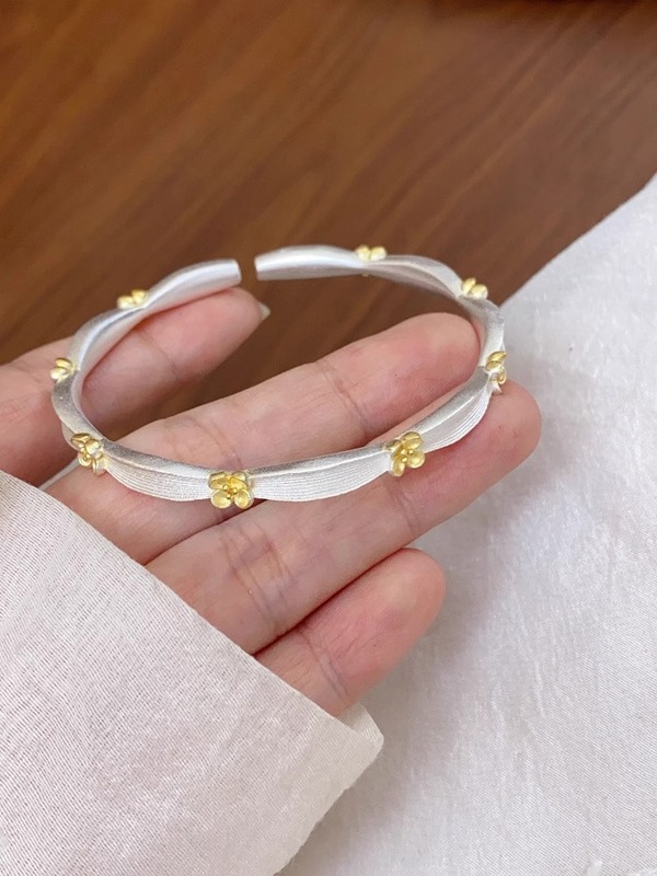 シルバービーズ織りクリスタルパールブレスレットレディースライトラグジュアリーニッチファッションブレスレット秋冬気質多用途ハンドジュエリー|undefined