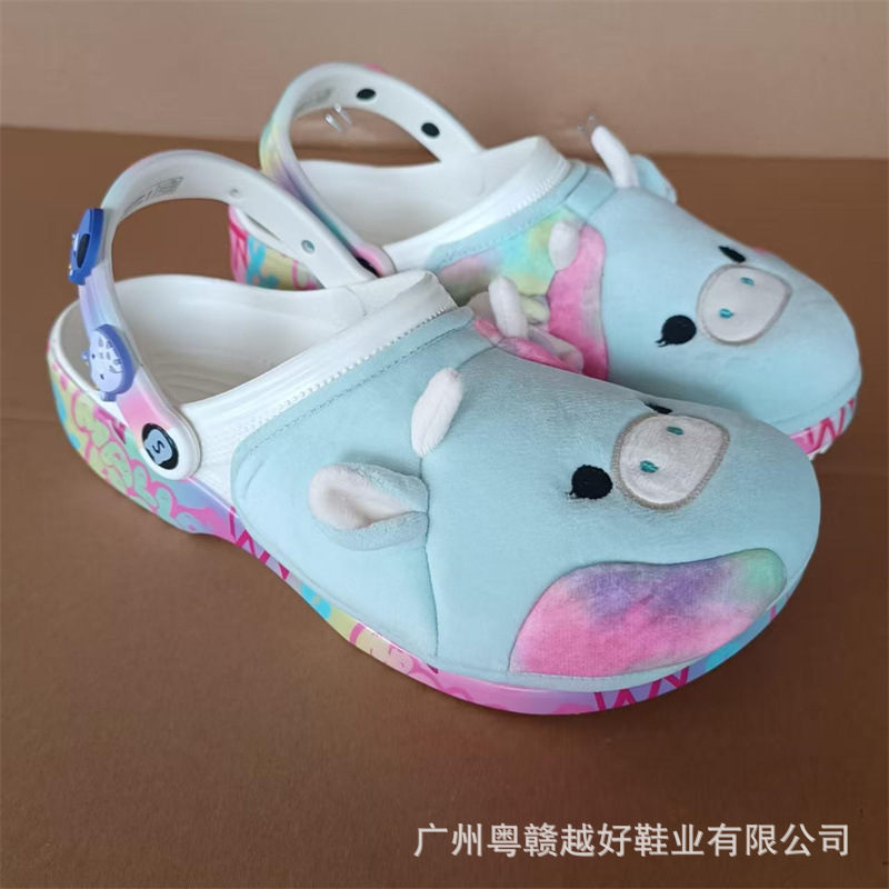 Cross Snoopy Third Generation Clogs for Men and Women, Non-Slip, Lightweight, Wear-Resistant, Cartoon Plush Pig Slippers Cross Snoopy Third Generation Clogs for Men and Women, Non-Slip, Lightweight, Wear-Resistant, Cartoon Plush Pig Slippers