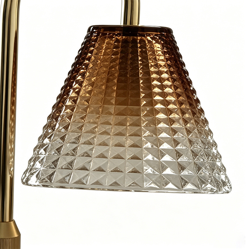 Fuente de fábrica gradiente cristal de diamante lámpara de cera fundida base de tronco elevable atenuación lámpara de vela fundida regalo transfronterizo
