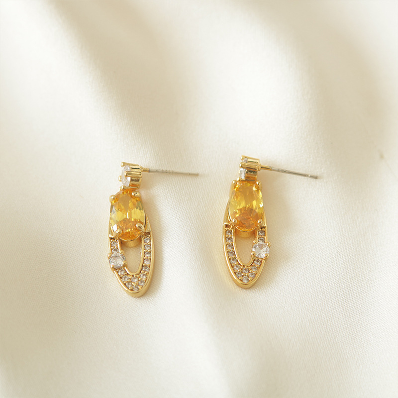 1 Pair Elegant Simple Style Geometric Copper Zircon Drop Earrings display picture 1
