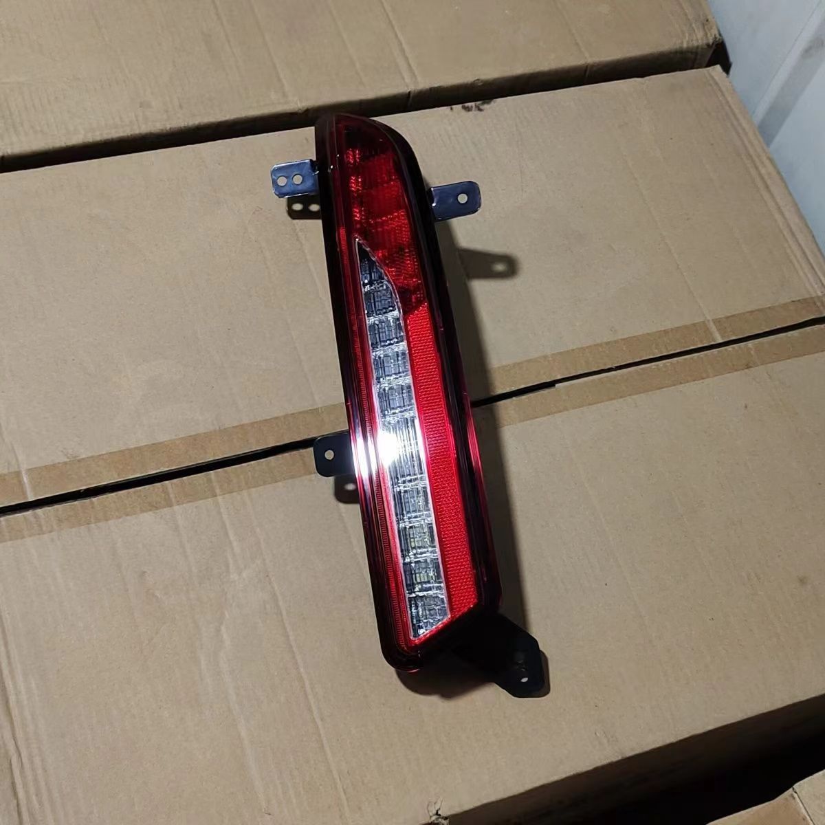 Aplicable a la lámpara de parachoques trasera de marcha, lámpara de niebla trasera, lámpara de barra trasera, lámpara de dirección, accesorios originales