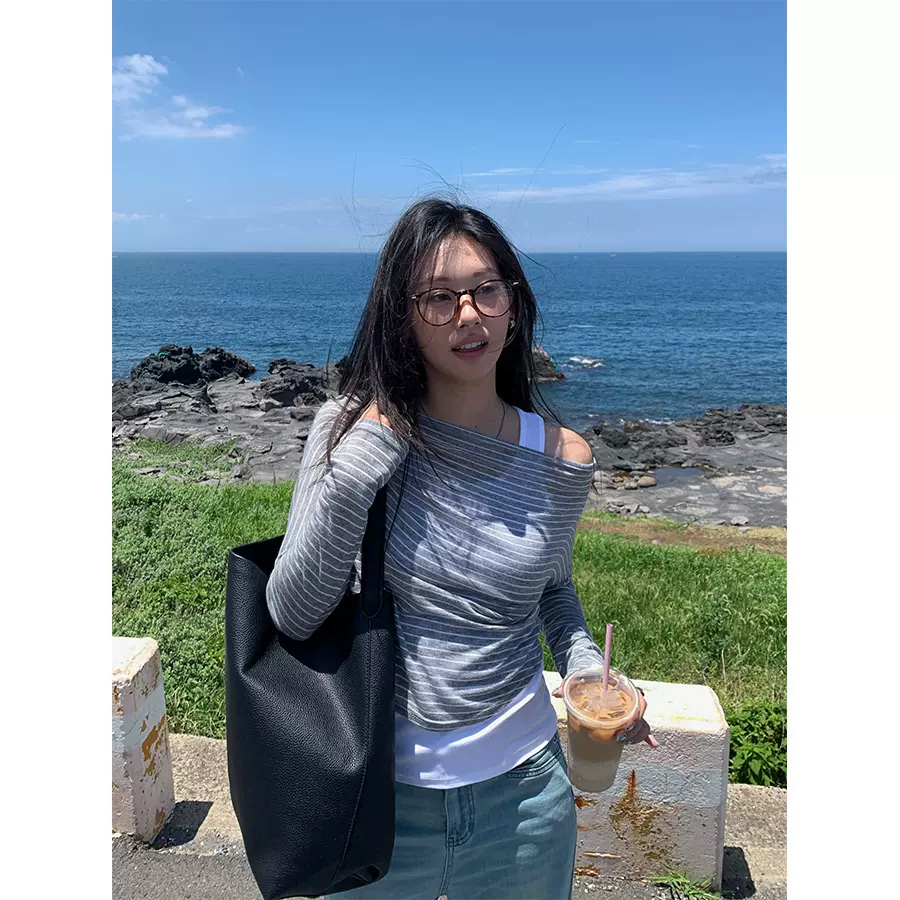 黄峥 韩版条纹一字领长袖T恤女时尚吊带背心两件套防晒上衣530833