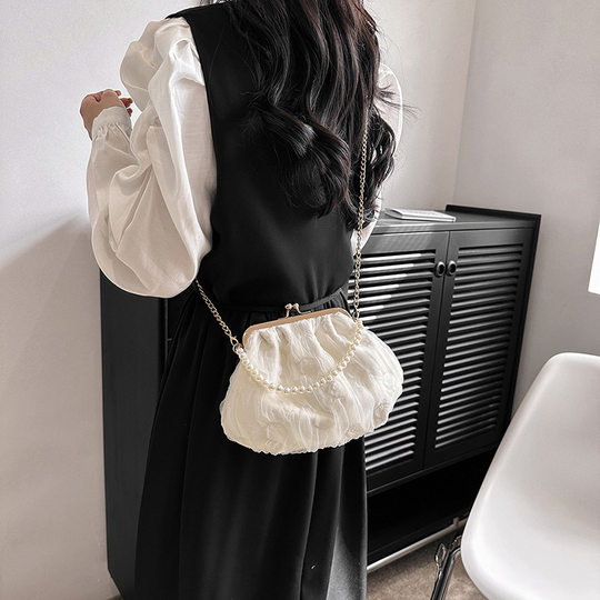 Summer Pearl Handheld Chain Crossbody Bag Retro National Style Cheongsam Bag with Clip Buckle Shell Bag New Women's Bag