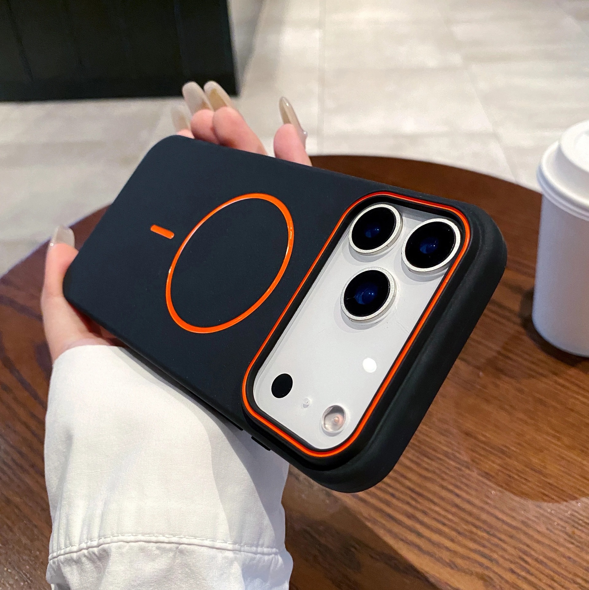 Suitable for Apple 17Promax Skin-Feel Fine Circle Magnetic Phone Case Iphone16E Frosted Anti-Fall 17Air Soft Case