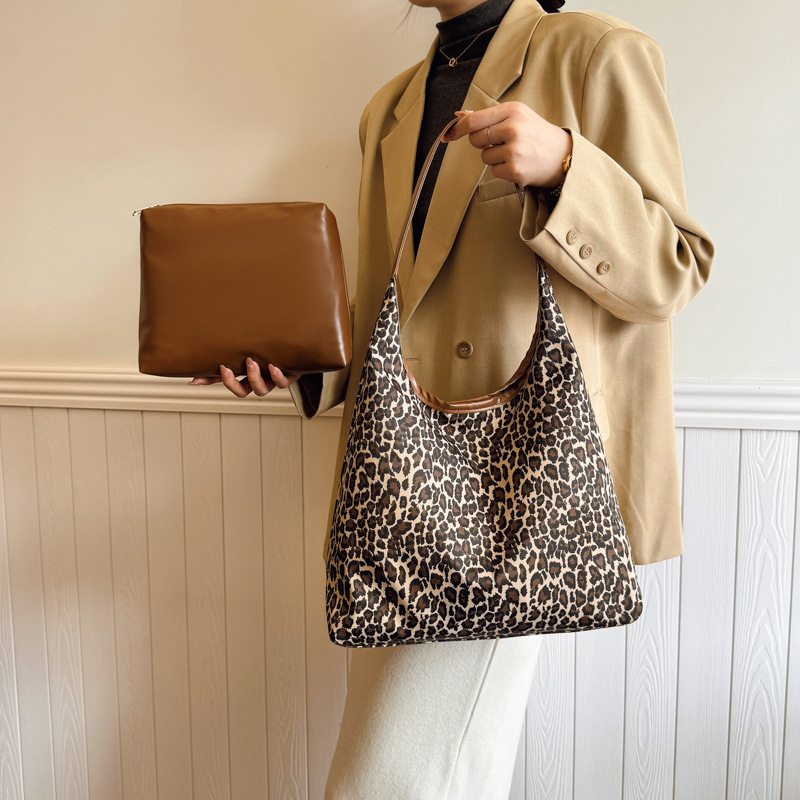 Gran capacidad de invierno de 2024 nueva moda personalizada nicho popular estilo coreano moda casual bolsa de hombro bolsa de mujer