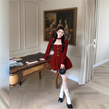 法式红色丝绒连衣裙女秋冬裙子气质方领收腰显瘦公主裙生日小礼裙