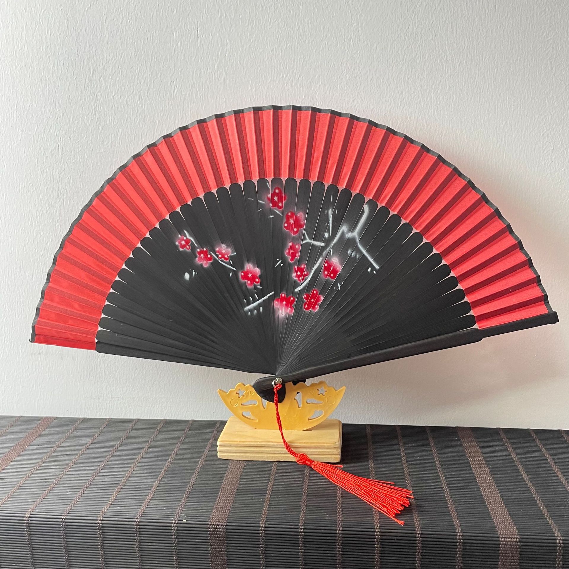 En stock ventilador plegable ventilador rojo estilo chino de verano de las mujeres estilo antiguo danza clásica de inyección de tinta ventilador
