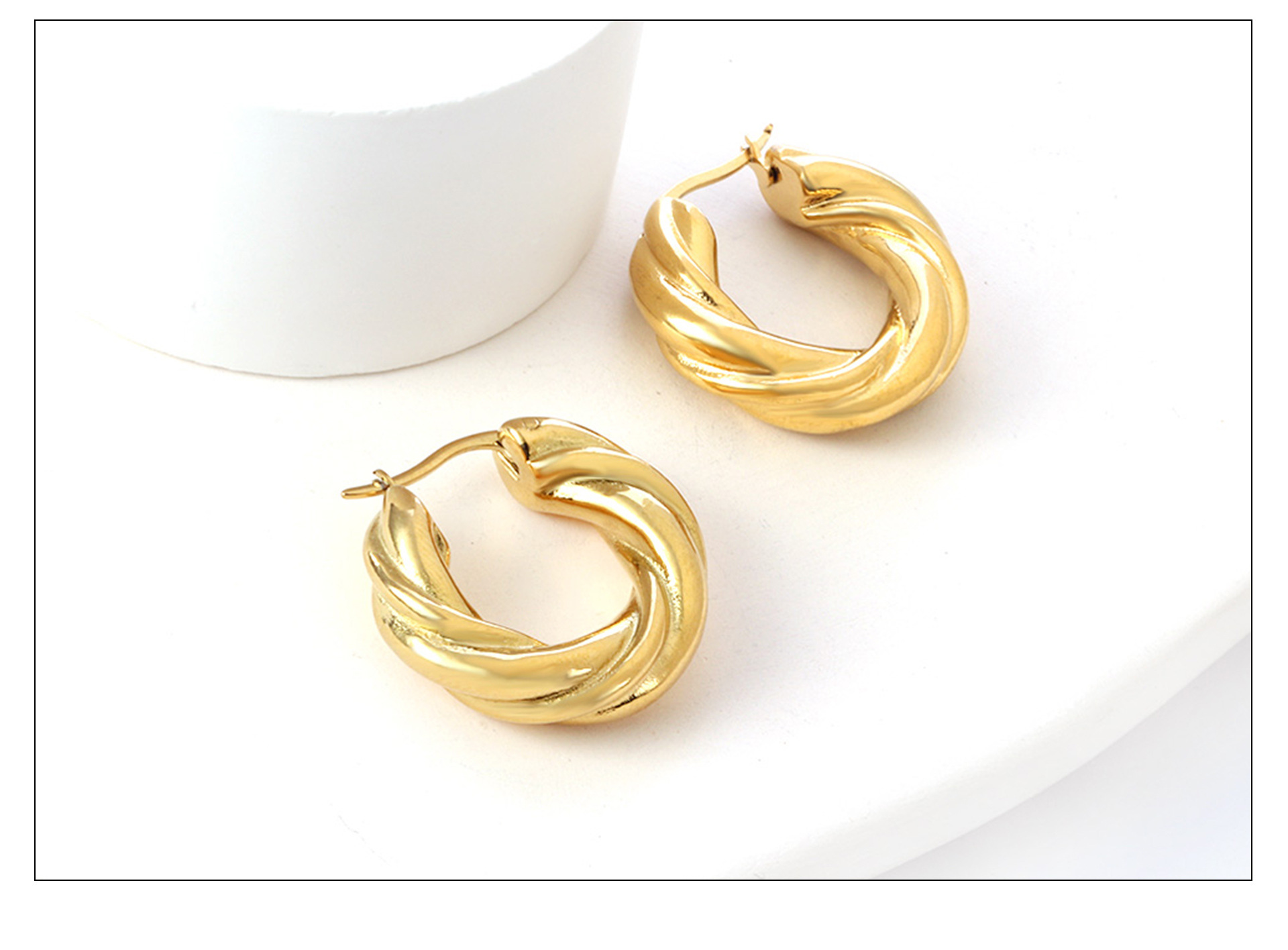 Fashion Round Stainless Steel Plating Hoop Earrings 1 Pair