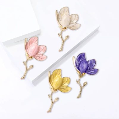 Alloy Enamel Magnolia Brooch: Yaxa sancaqları