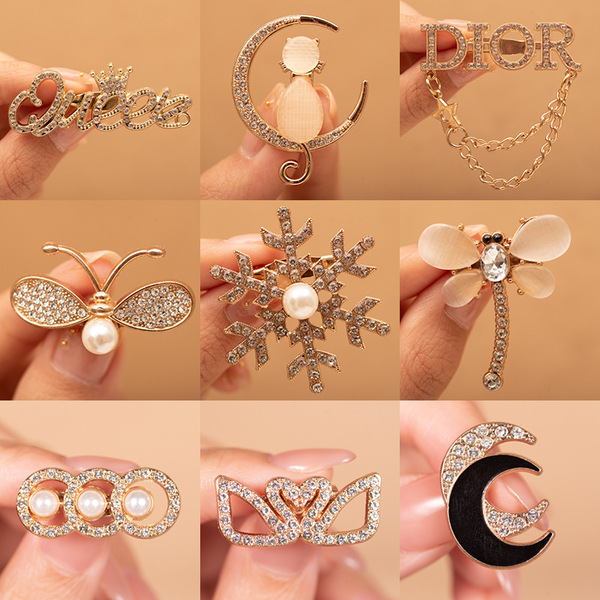 Elite brooch