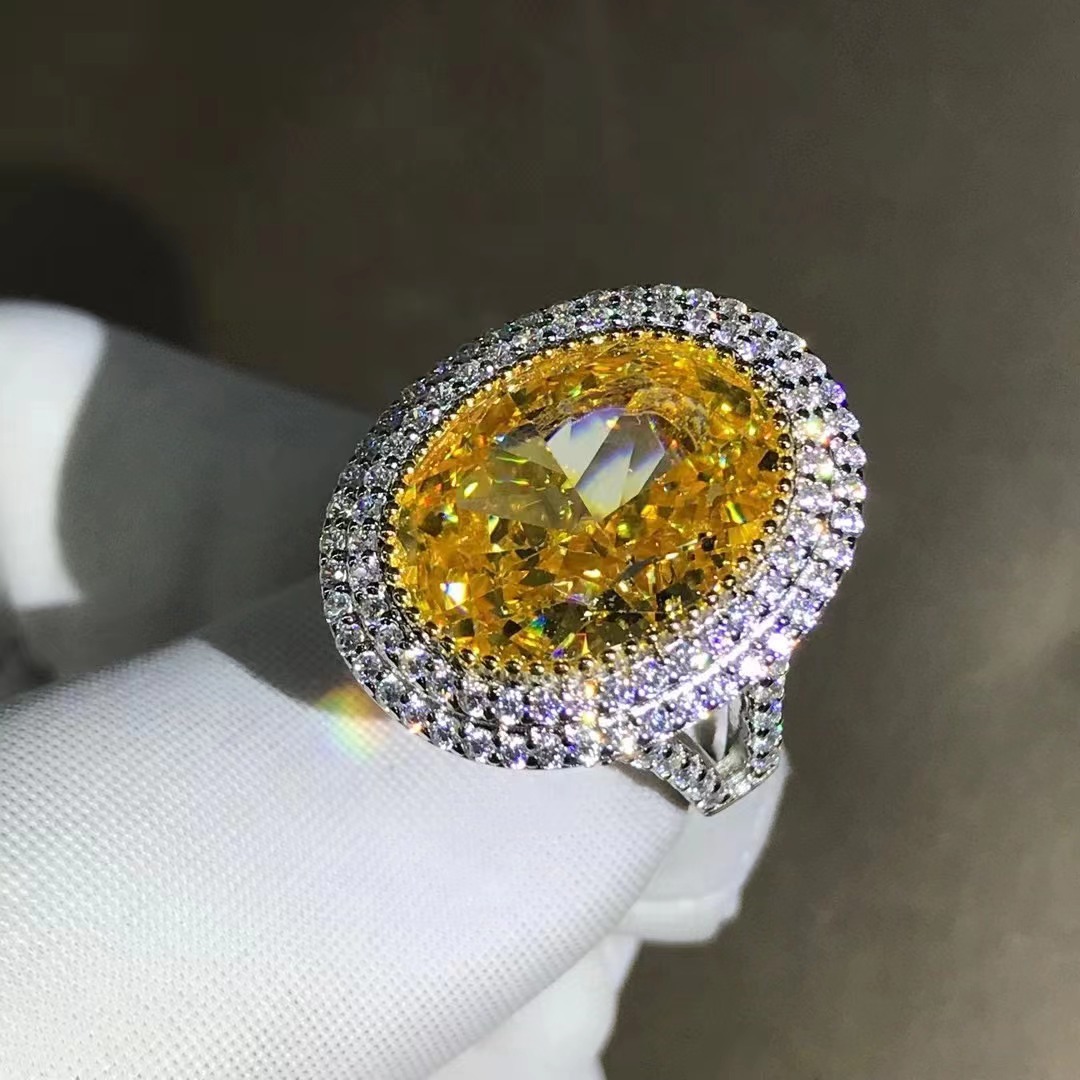 Amarillo anillo de corte de diamante de alto carbono 10 quilates S925 plata sólida de cinco capas de espesor Chapado en platino incrustaciones de diamante de alto carbono caliente