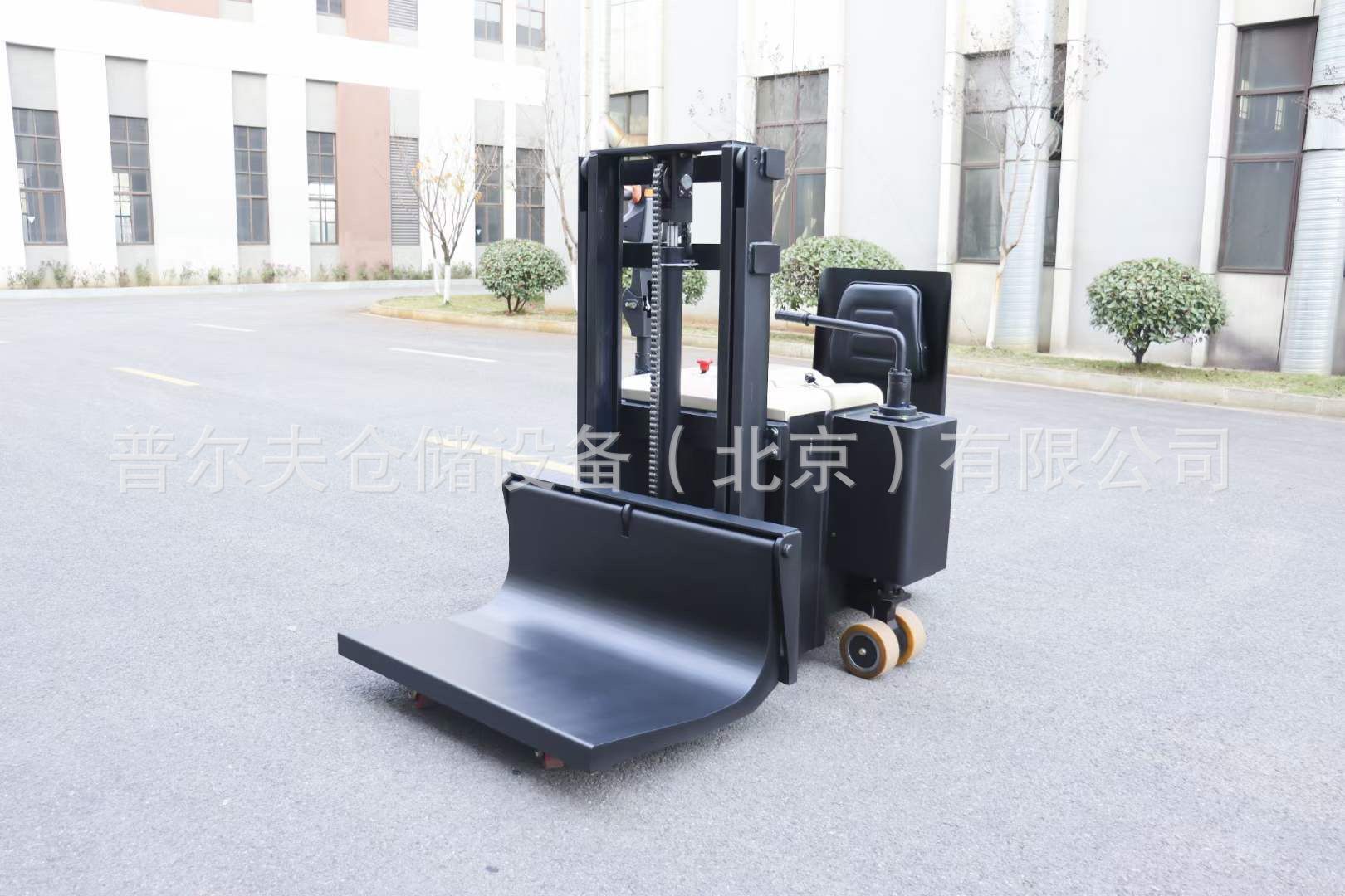 站驾全向堆高车电动堆垛车纺织行业工具车四向托架叉车