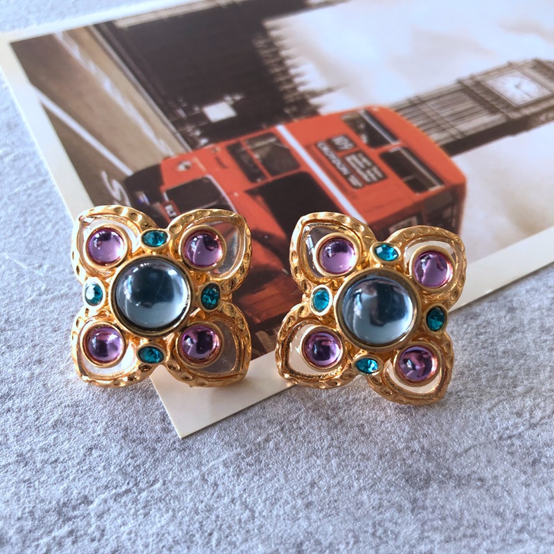 Nihaojewelry Jewelry Wholesale Colored Diamonds Drip Glaze Electroplated Ear Clips display picture 4