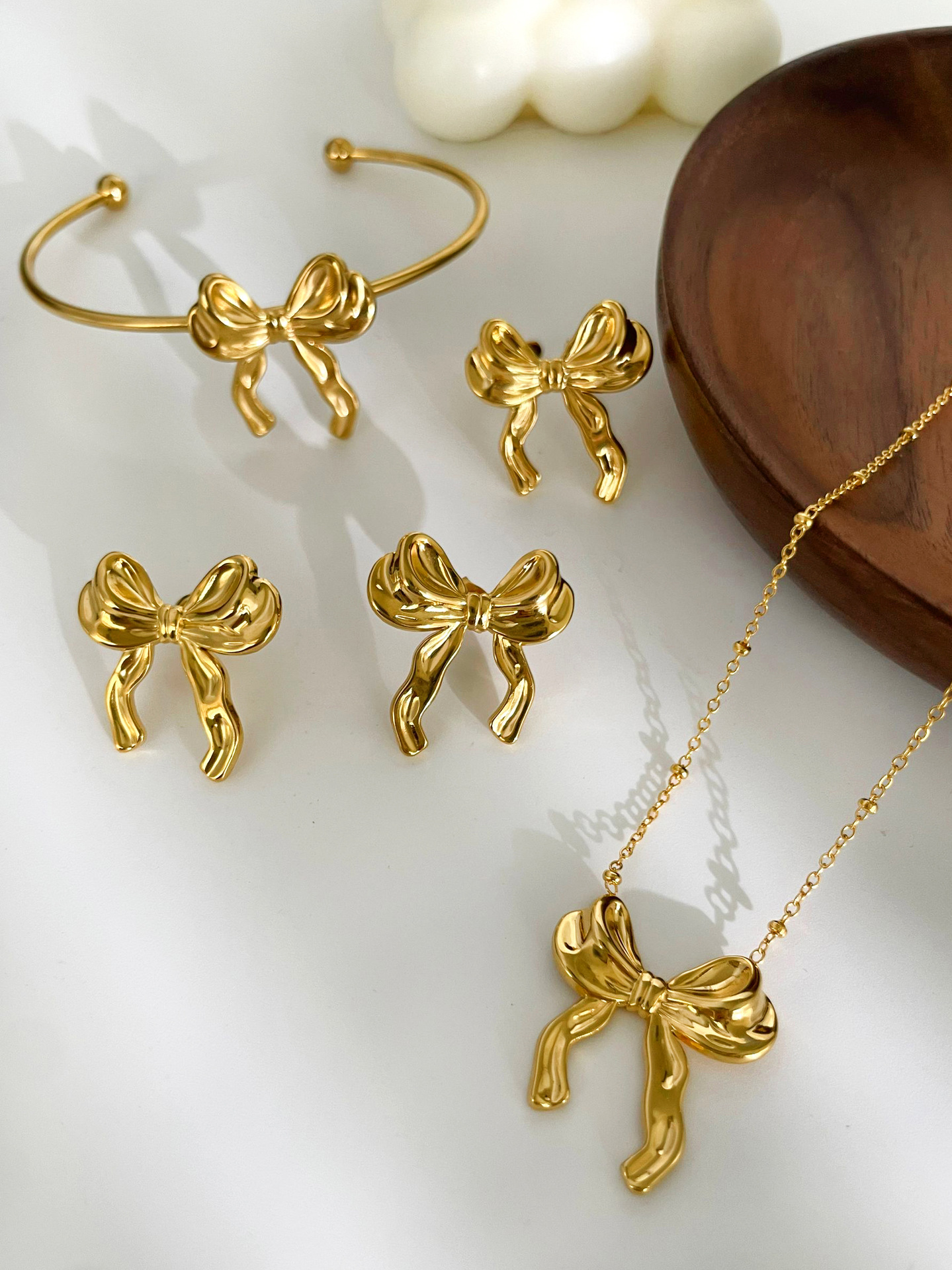 7g Weight 0.03µm-0.05µm Gold Plating Thickness PVD Coated Gold Plating Process Real Gold Plated Plating Material Jewelry Set Classification 1 Piece, 1 Pair Quantity Date, Tea Party Occasion 304 Stainless Steel Material Bow Knot Pattern Unisex Gender Vintage Style, Simple Style Style Waterproof Non Tarnish, Surgical Steel, Plating, Bowknot Craft PVD Coated Real Gold Plated Bow Knot 304 Stainless Steel Vintage Style Simple Style Waterproof Non Tarnish Surgical Steel Plating Jewelry Set 11