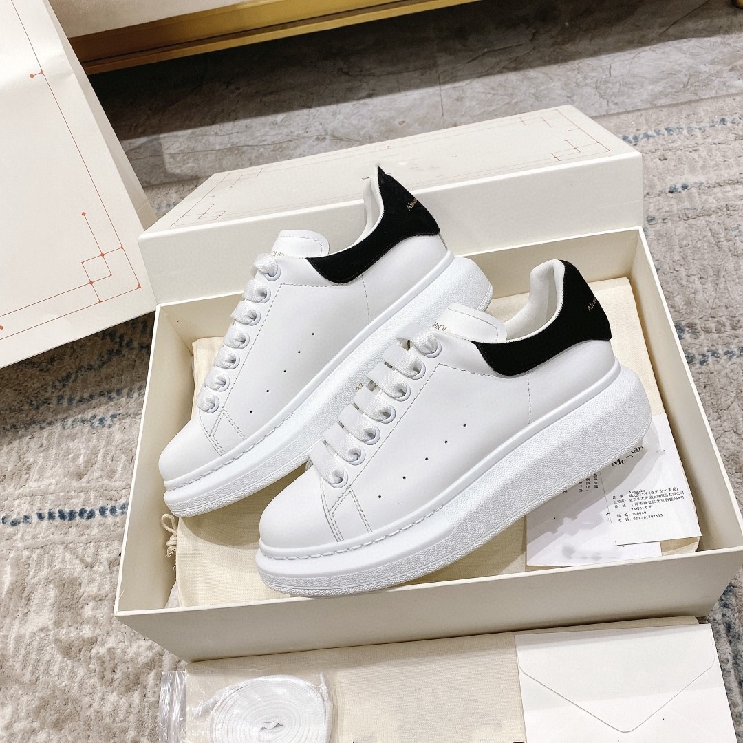 하이 버전 퓨어 오리지널 맥퀸 남성 캐주얼 슈즈 운동화 두꺼운 밑창 올 매치 여성 화이트 슈즈 런닝 슈즈 남성 슈즈 여성 슈즈