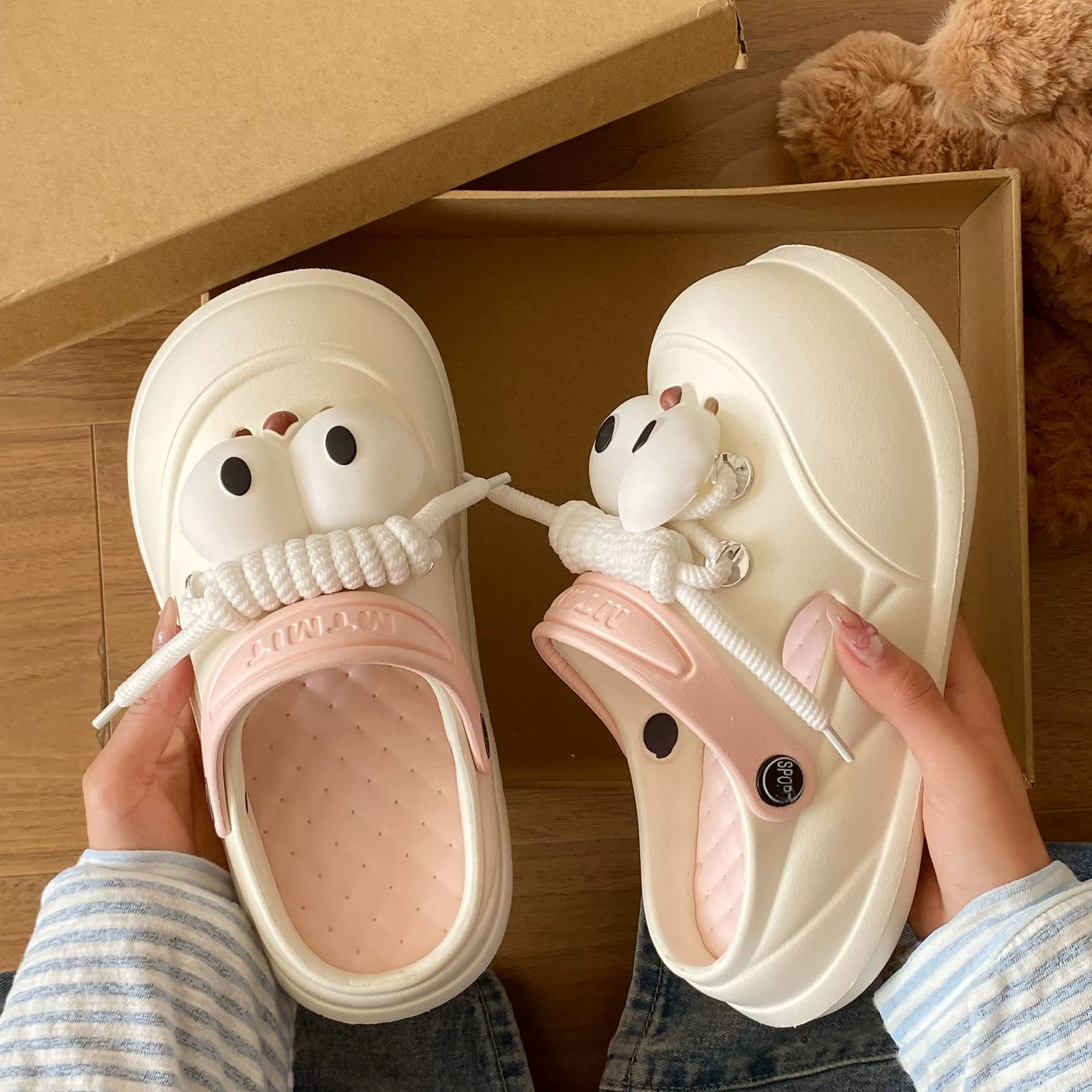 Женские пляжные шлепанцы из ЭВА с вынимающимися отверстиями, симпатичный медвежонок, двойное ношение, нескользящие, износостойкие, повседневные, закрытый носок.