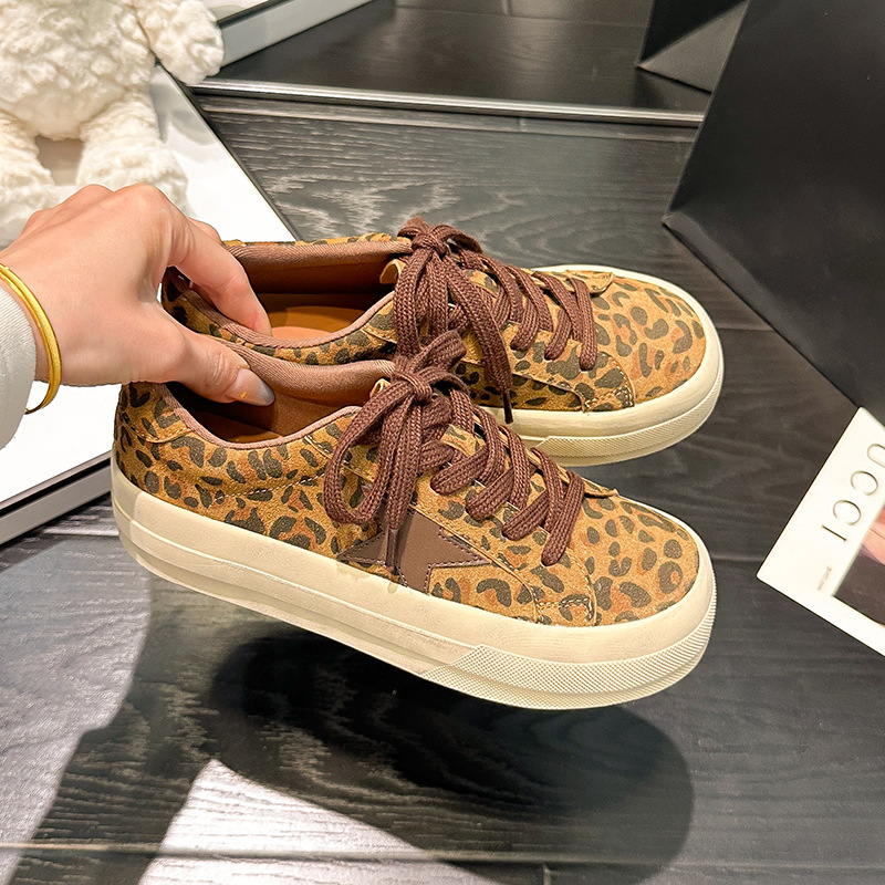 豹纹鞋子女2025新款秋冬星星圆头前系带厚底运动休闲潮板鞋女加绒