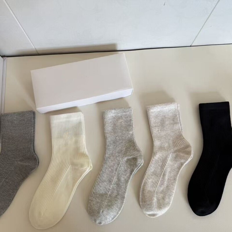 Lululemon Same Style Cotton Socks for Men and Women, Autumn and Winter Models, Simple and Versatile Mid-Calf Socks, Sports Socks, Trendy Socks, New Styles