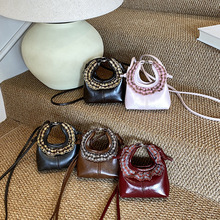 儿童包秋冬新款复古英伦格子蕾丝边迷你半月包亲子斜挎包口红包女