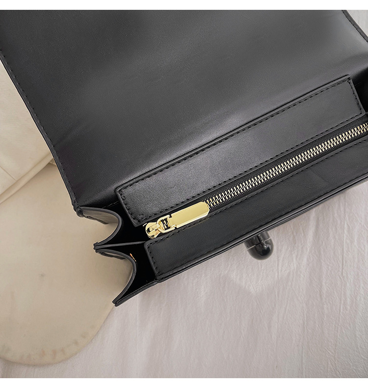 Piccola borsa a tracolla quadrata con catena borsa elegante_voghion.com