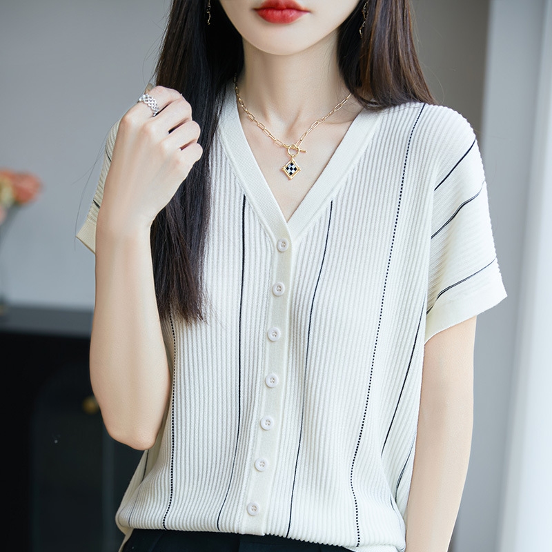 하얀색