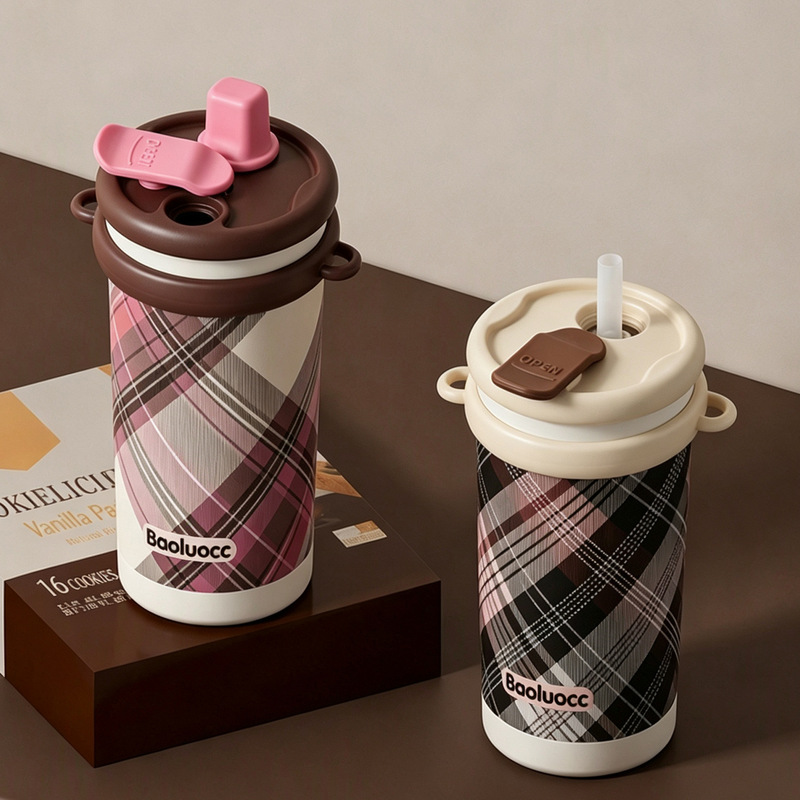 New plaid insulated cup, stylish design, perfect for women, with a straw and a convenient strap for carrying, ideal for outdoor activities, and has a large capacity New plaid insulated cup, stylish design, perfect for women, with a straw and a convenient strap for carrying, ideal for outdoor activities, and has a large capacity