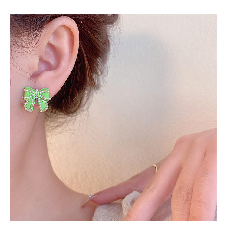 New Female Simple Green Geometric Alloy Stud Earringspicture2