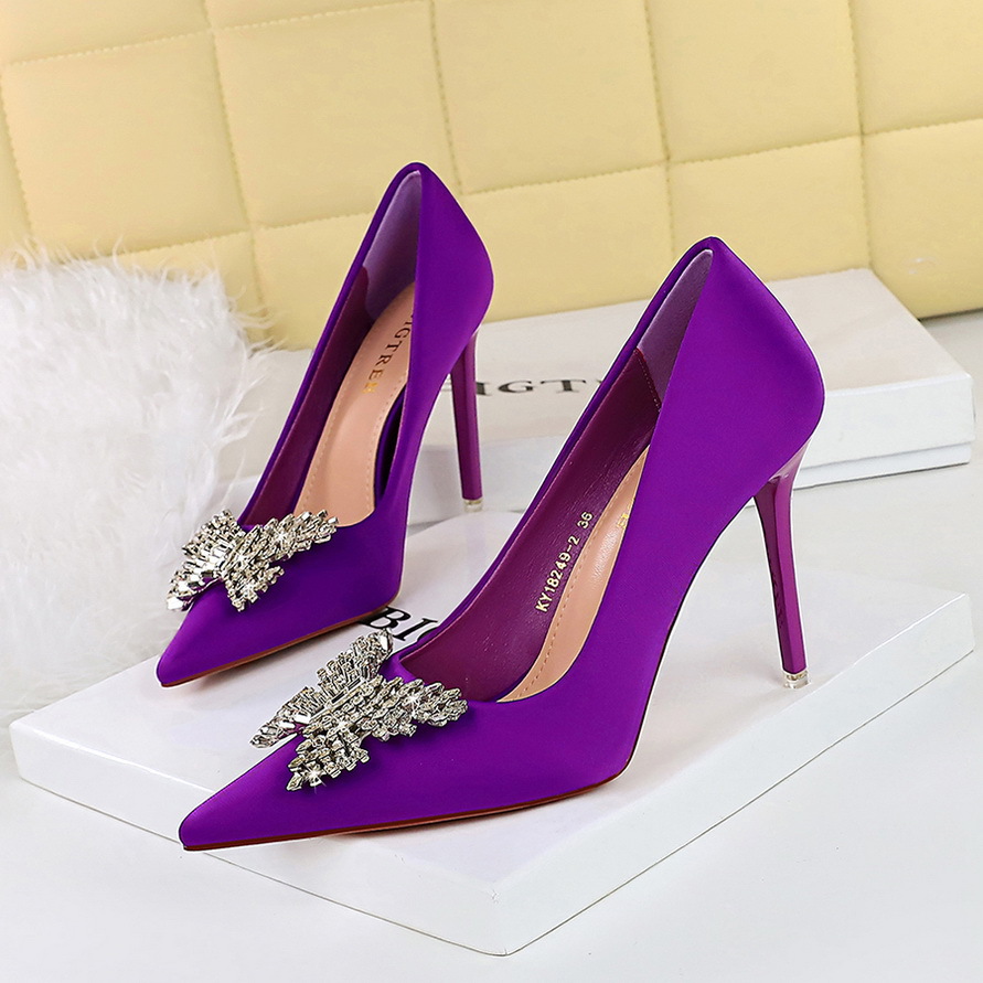 High Heels Satin Licht Mund spitzen Metall Strass Bogen einzelnen Schuh Damen High Heels_voghion.com