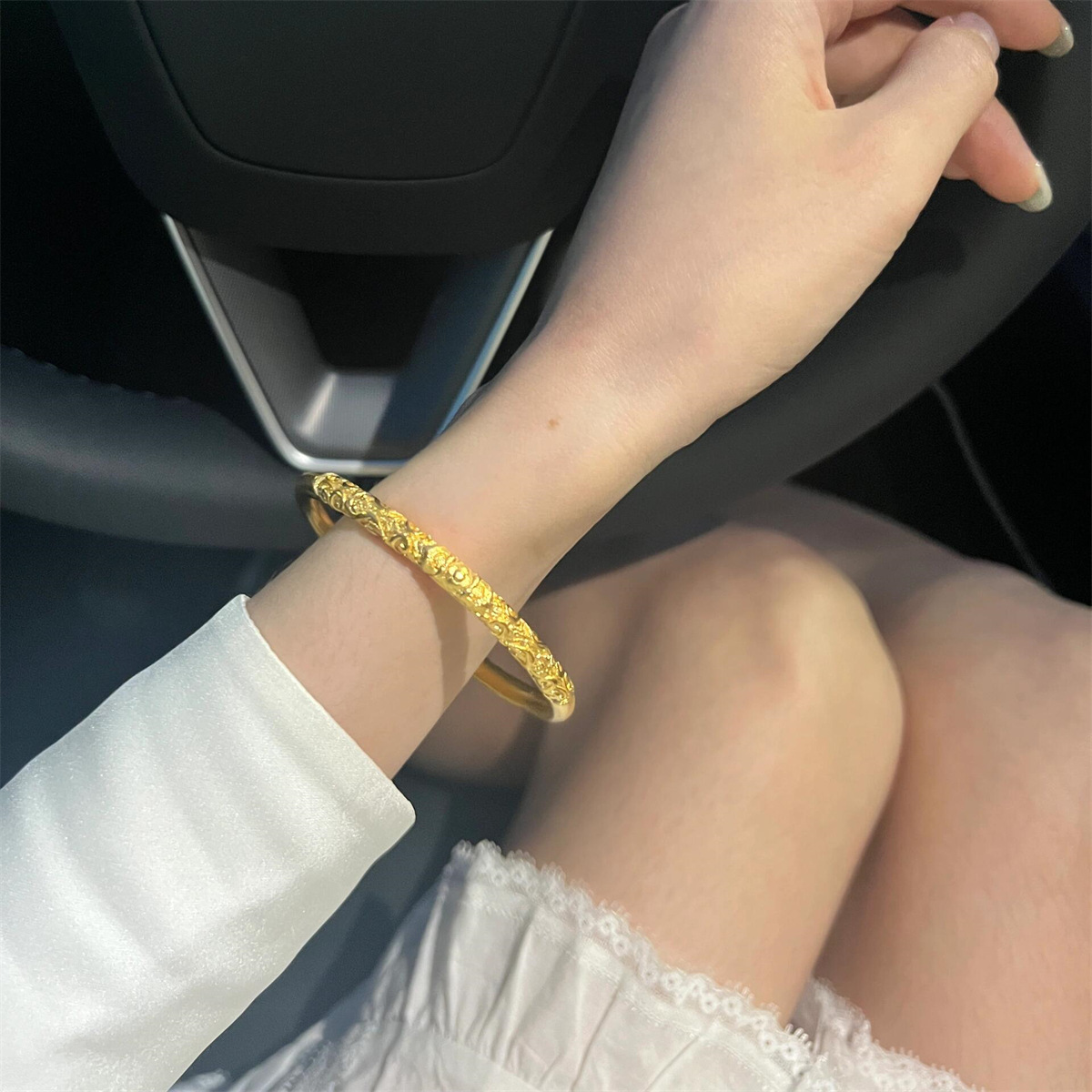 Sophisticated bracelet