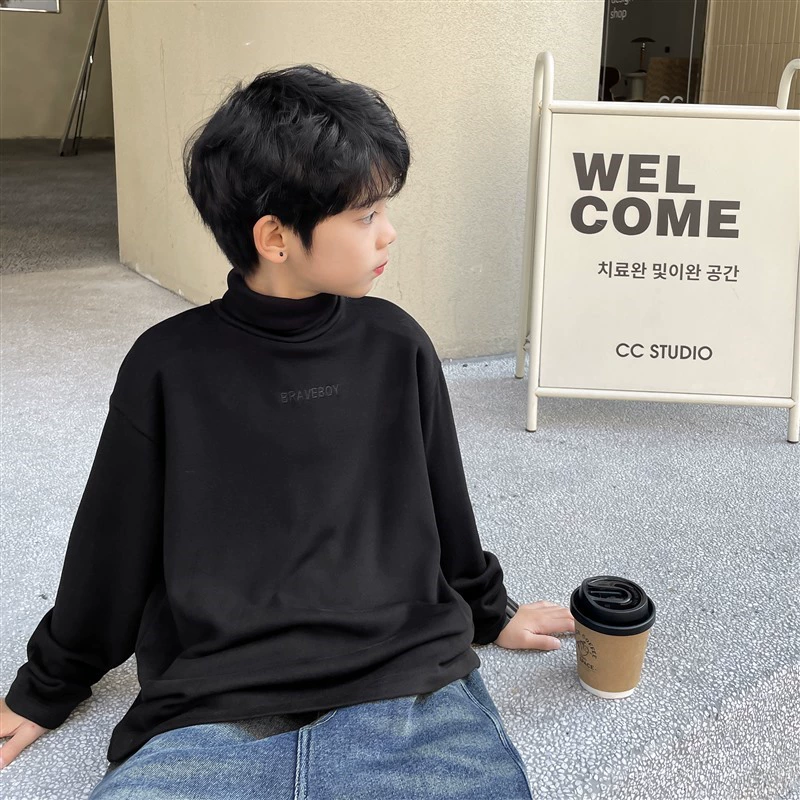  Velvet body-friendly down jacket for boys, children's keep warm demi-season T-shirt, western style, children's clothing