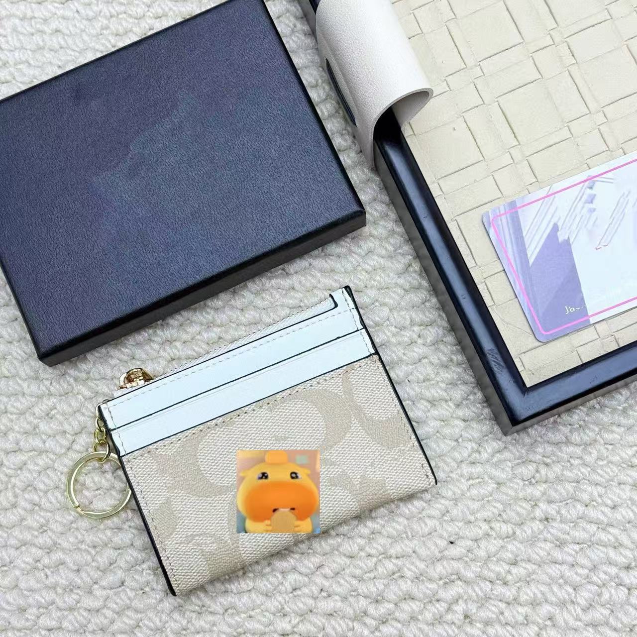 2025 Genuine Leather ID Card Holder, Card Case for Bus Passes, Access Cards, and ID Badges, High-Quality Lanyard Card Holder