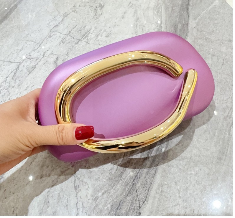 Europa y América tendencia transfronteriza bolsa de cena ligera de lujo bolsa acrílico cadena metal para llevar un solo hombro bolso de mano ropa de noche