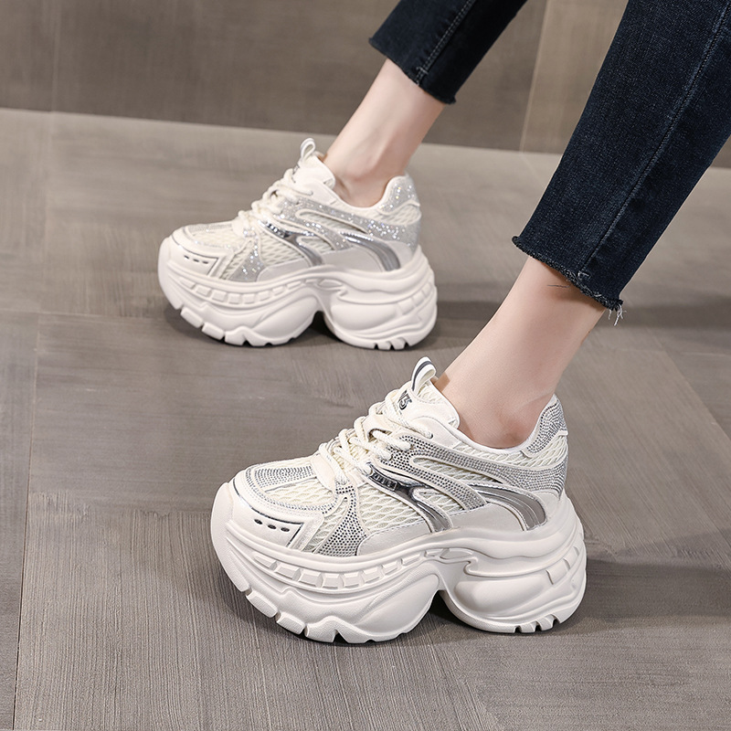 Giày sneaker nữ đế dày tăng chiều cao lưới thoáng khí — màu be