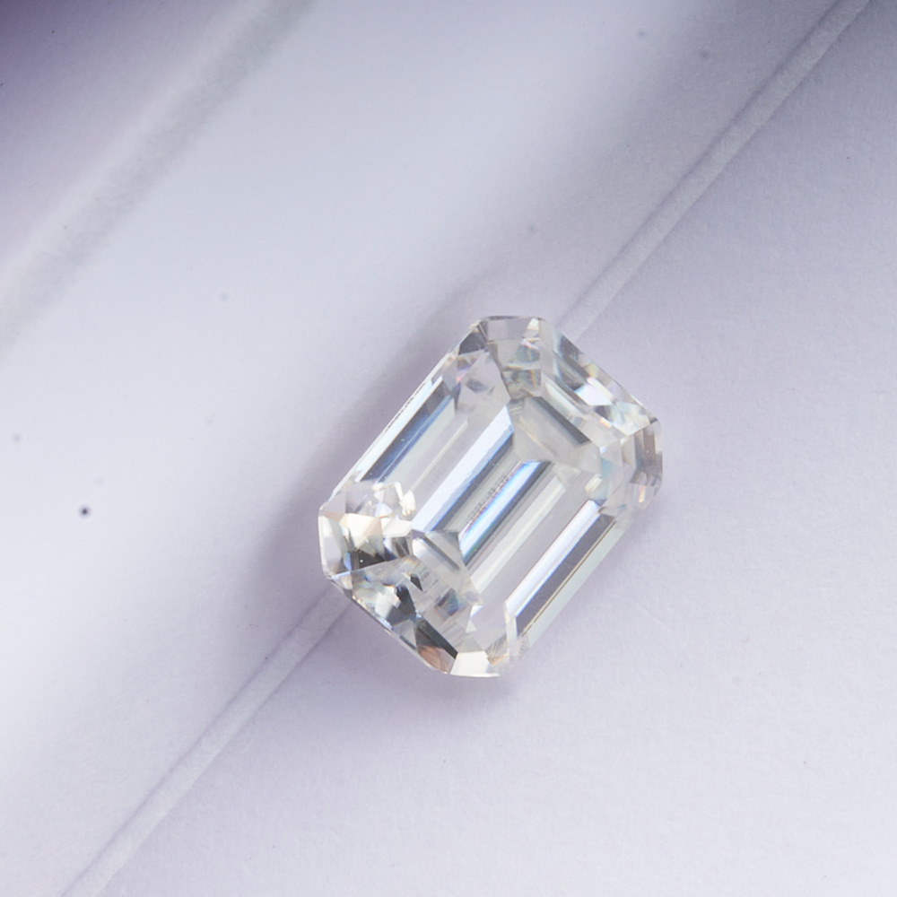 Geometría de forma especial esmeralda cortar diamantes mozan piedra desnuda GH color VVS limpieza de corte acabado sin defectos penetración