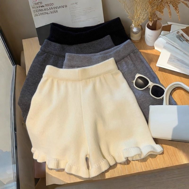 Casual and Simple Style Home and Outdoor Wear Ruffled Shorts for Women, New Autumn and Winter Elastic High-Waisted Knitted Wide-Leg Pants