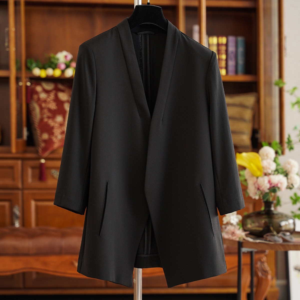 Light luxury black