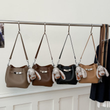 С��ˮͰ����Ůʽ2026�¿���r�����μ�б����͹�������ĸ��