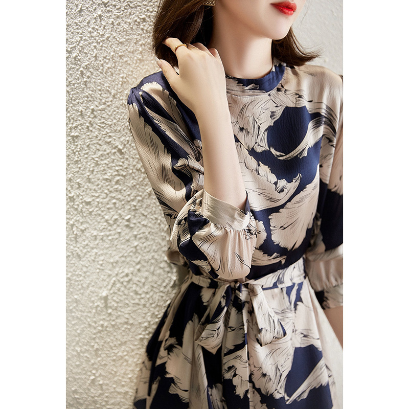 Luxurious Dress for Women, 2026 Spring and Summer New Style, French Retro Style, Versatile Floral Design, High-End Socialite Long Dress