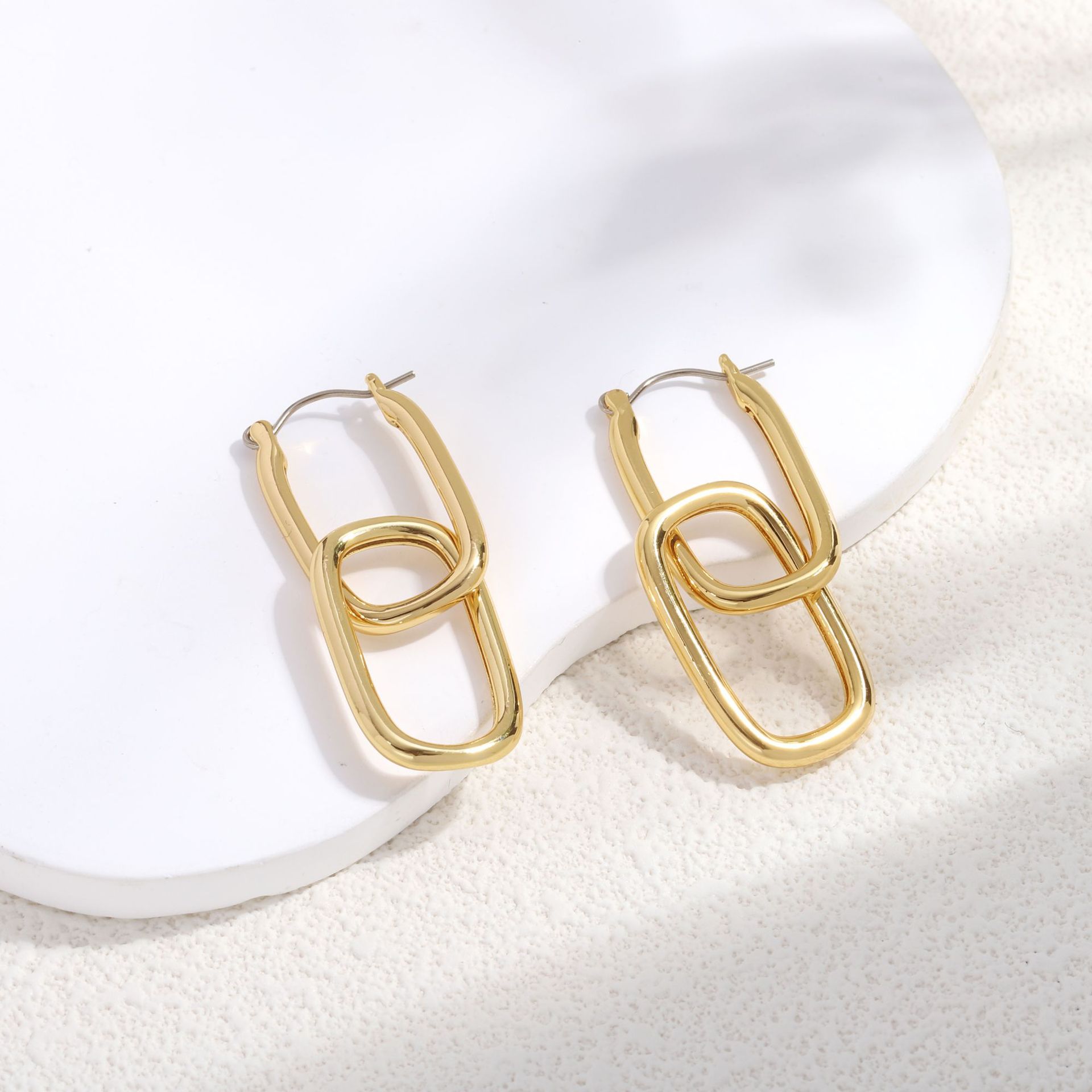 europe-and-the-united-states-hot-selling-fashion-geometric-oval-round-earrings-simple-metal-style-high-design-sense-of-atmosphere-jewelry