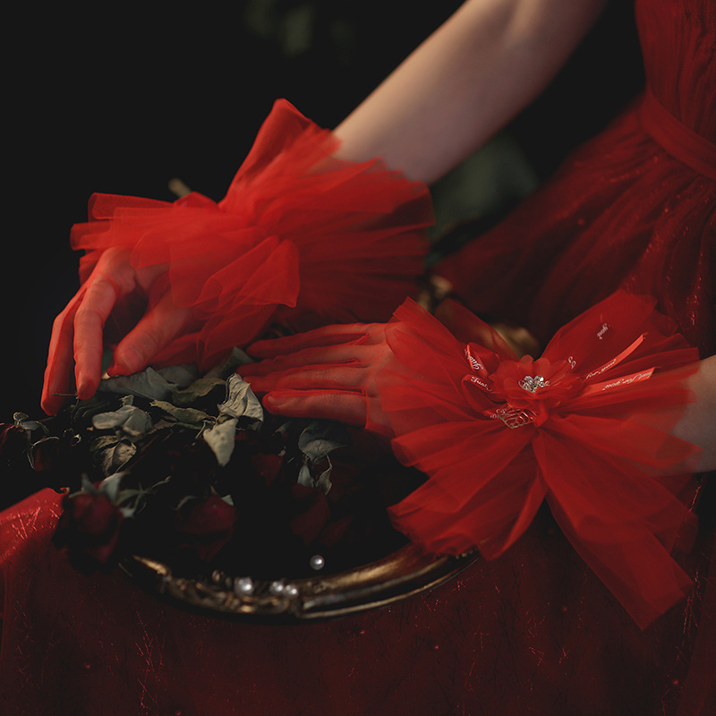 Wedding dress, evening gown, wedding accessories, bride's wedding ceremony gloves, photography and portrait with metal leaf and diamonds, 1096