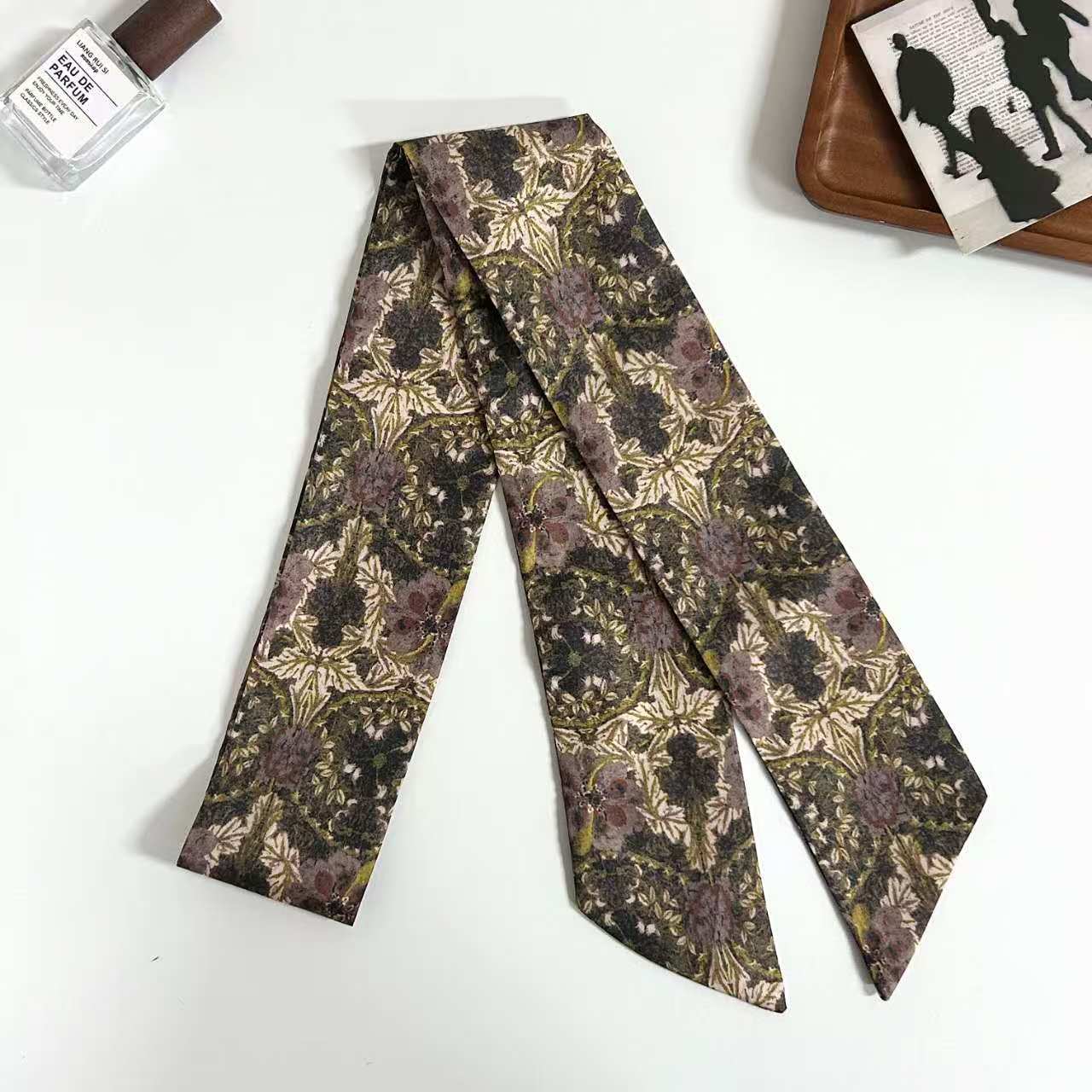 Seidentuch im koreanischen Vintage-Stil mit floralem Muster und hochwertiger Ölgemälde-Optik, langes Halstuchband, Halsaccessoire,_voghion.com
