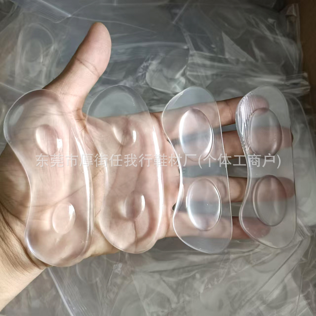 鞋后跟防磨贴 透明隐形硅胶不磨脚足跟帖大改小护脚内贴垫后跟贴