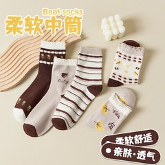 新商品の綿柔で快適な秋冬の潮の女性の中筒の靴下の卸売りは汗を吸います。