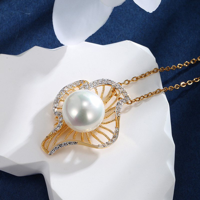 Xuping joyería Europa y América transfronteriza imitación de perlas colgante de moda femenina creativa micro-incrustado colgante de columna geométrica redonda