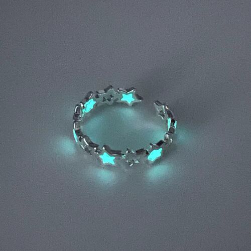 Boring with a glowing star ring for girls! Creative glow-in-the-dark five-pointed star rings for men and women, students finger rings