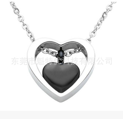 Collar funeral de ataúd en forma de corazón de acero de titanio directo de fábrica se puede abrir moda letras colgante de botella de aceite esencial