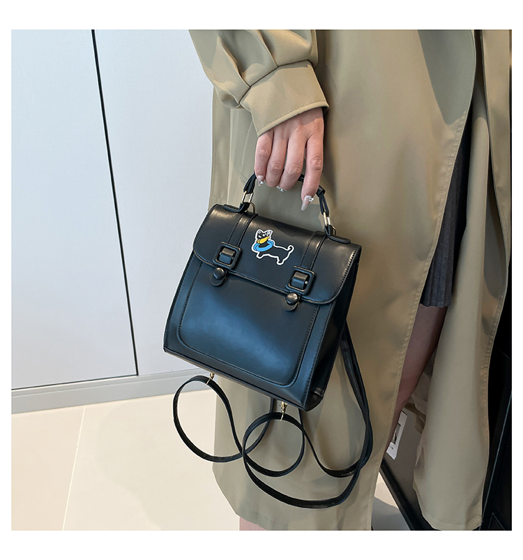 A new 2024 French retro backpack for women, a trendy and versatile single-shoulder bag with a large capacity for commuting undefined