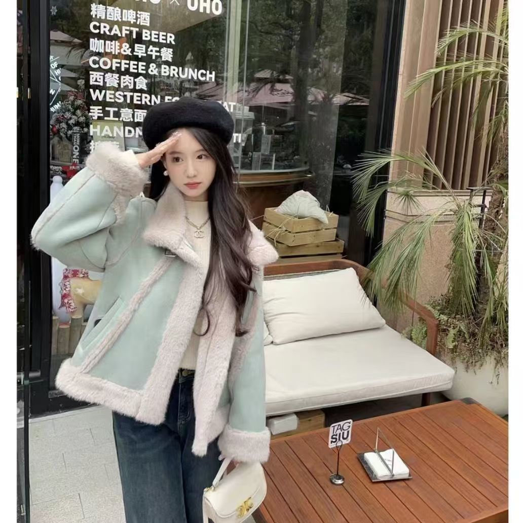 Winter New 2025 Fur Integrated Suede Jacket Women's Design Loose Thickeneded Imitation Rabbit Fur Motorcycle Jacket